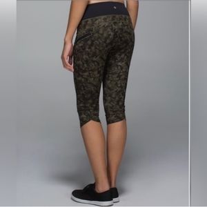 Lululemon Run Top Speed Capri Crop Full On Luxtreme Size 8 Mystic Jungle Green